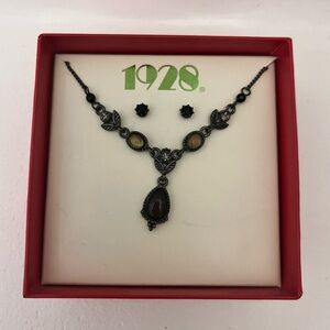 1928 Necklace and Stud Earrings Set